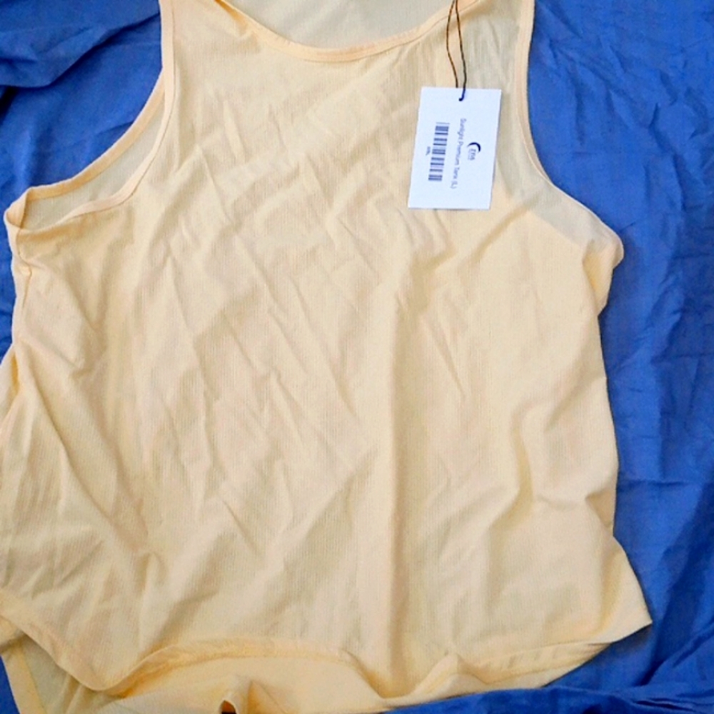 Zyia active super soft yellow tank top sz lg.     Nwt